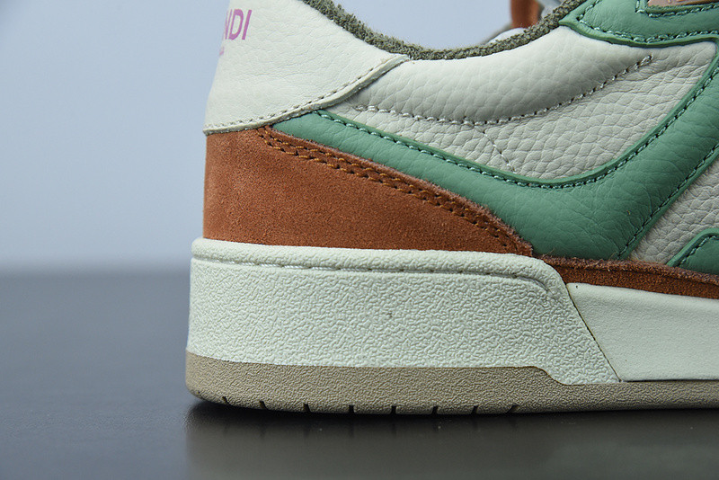 fen sneaker